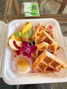 Croffles with fruit and honey