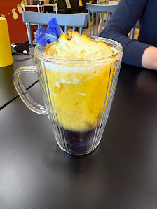 Pineapple tropical drink at Sunshine & Pineapple